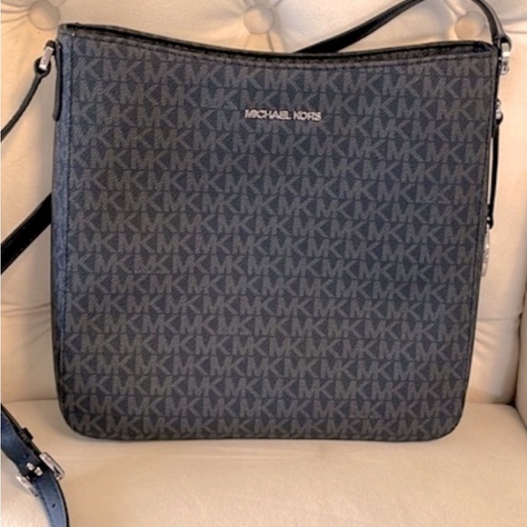 NWT MICHAEL KORS Jet Set Travel large  messenger CROSSBODY BAG blk gray pockets - Picture 17 of 17